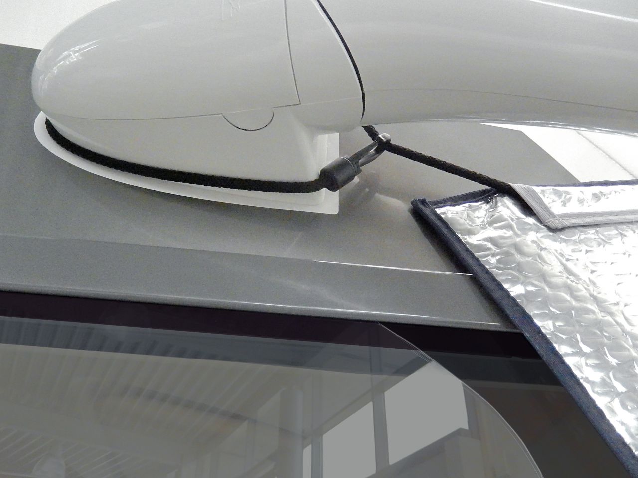 Universelle Frontscheibenisolierung – Bild 3