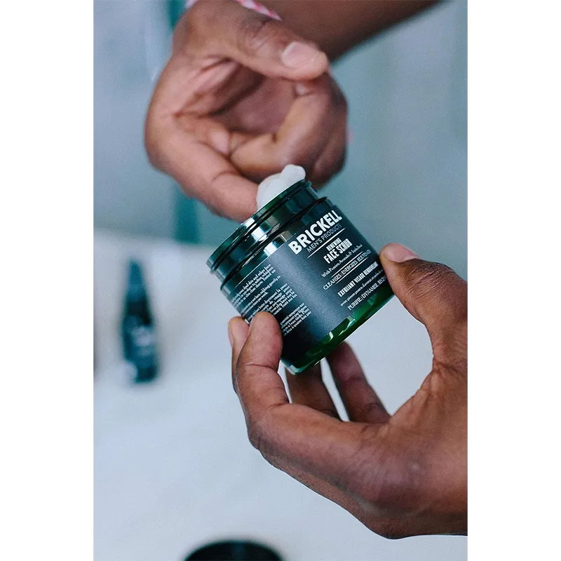 Brickell Men‘s Renewing Face Scrub – Natürliches und organisches Gesichtspeeling für Männer – Porentiefe Gesichtsreinigung mit Jojoba Perlen, Kaffee-Extrakt und Bimsstein – Bild 8