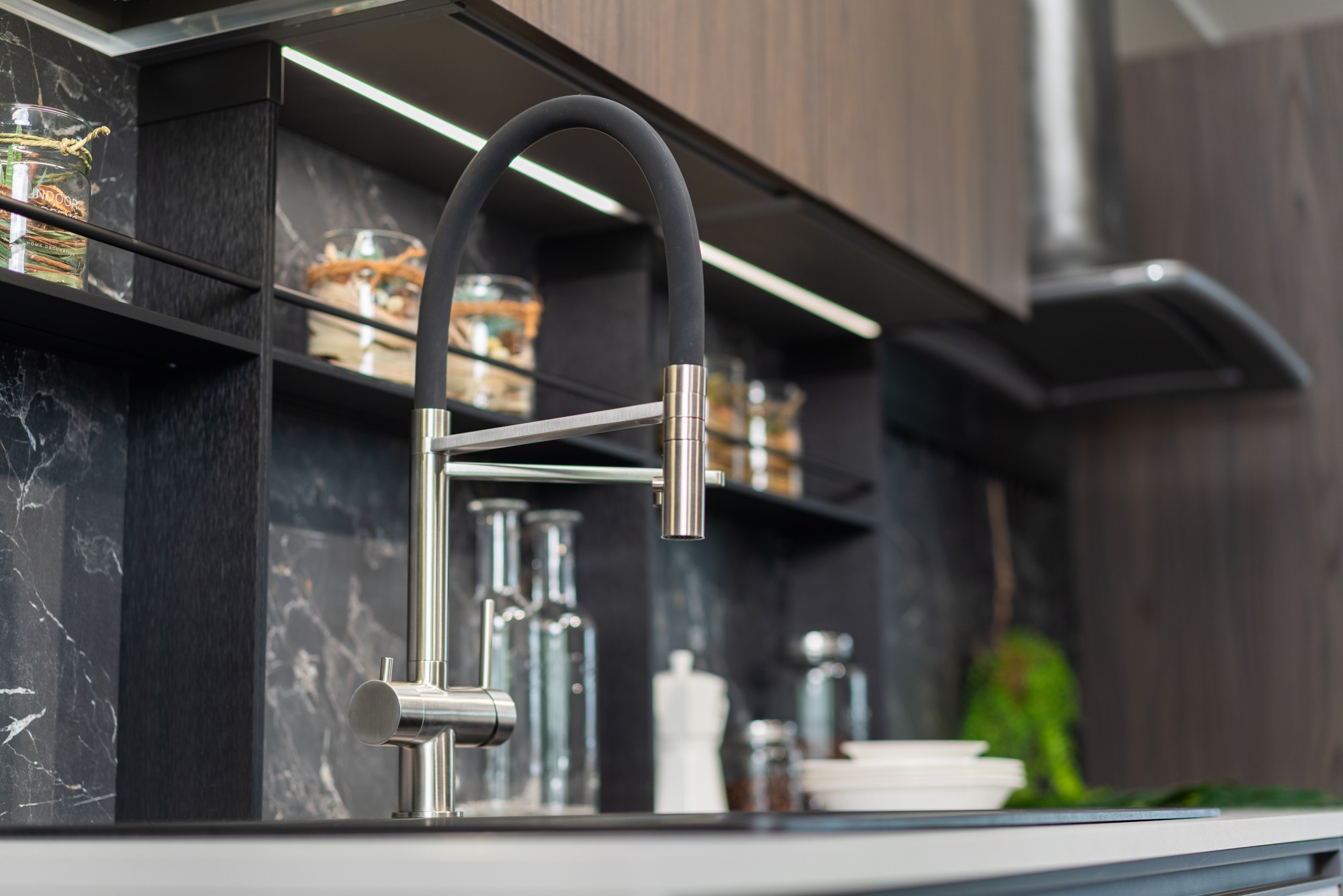 NIEDERDRUCK 3 Wege Wasserhahn Küchenarmatur, Edelstahl Massiv mit 360° schwenkbarem Auslauf, abnehmbare 2 strahl Handbrause, Gebürstet / Blau – Bild 6