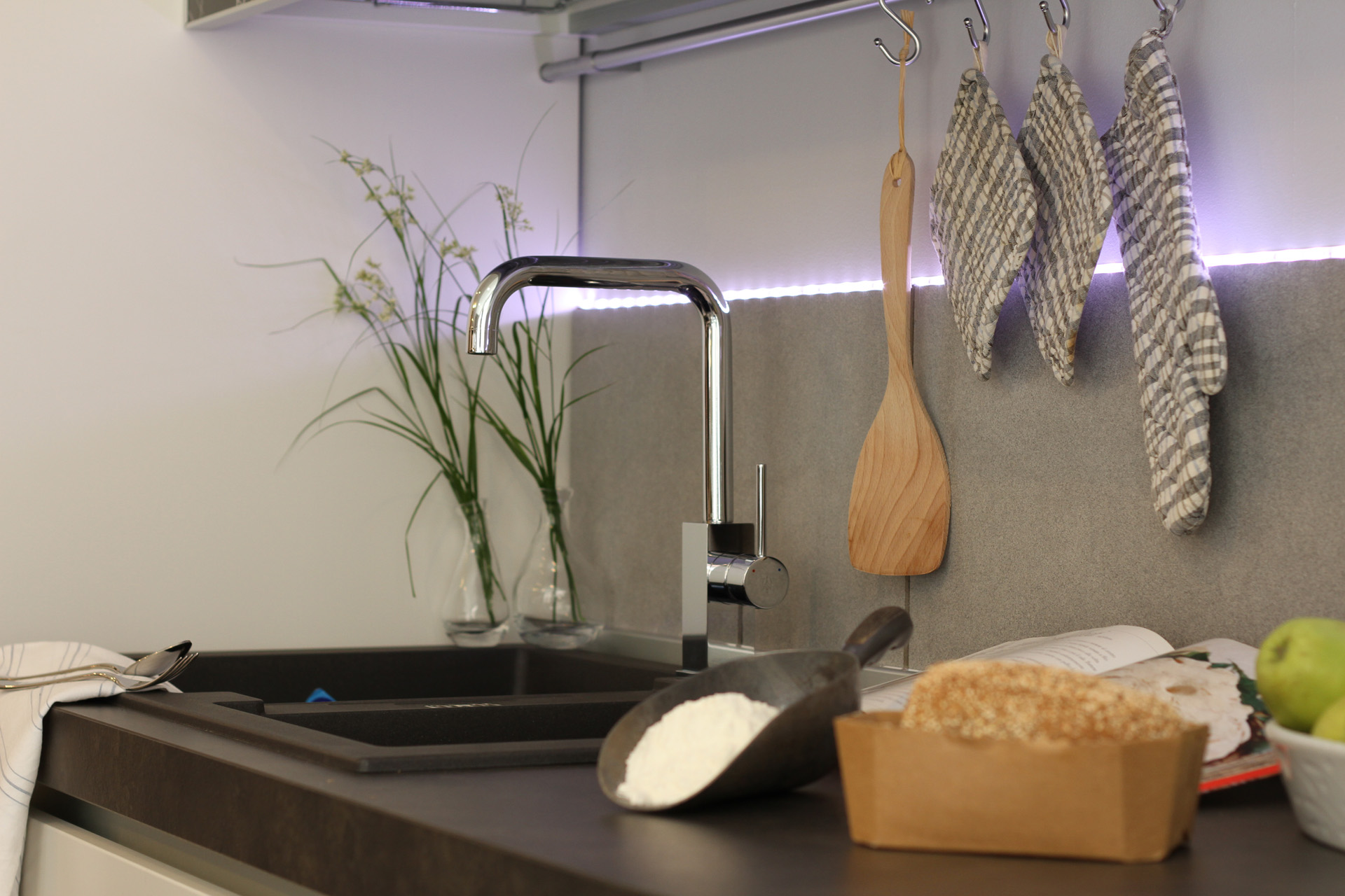 Wasserhahn Küchenarmatur, QU, mit 360° schwenkbarem N-Auslauf, Verchromt – Bild 3